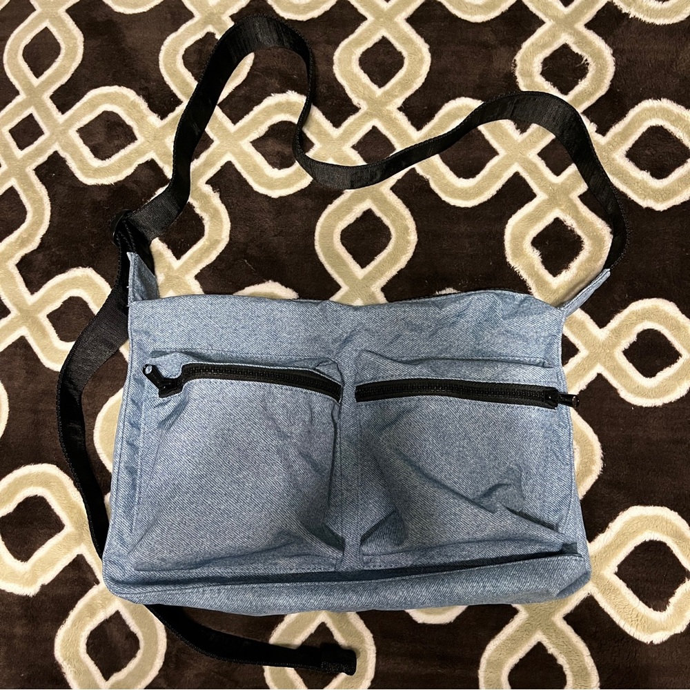 Baggu Medium Cargo Crossbody Bag in Digital Denim GUC